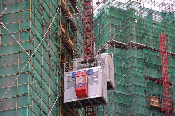 Cage singola in acciaio 55kw Passenger Hoist Lift per cantiere SC300